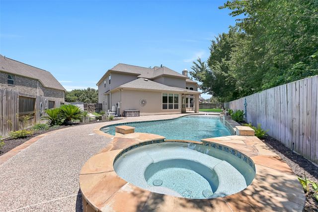 2304 Halls Creek Court, Friendswood, TX 77546