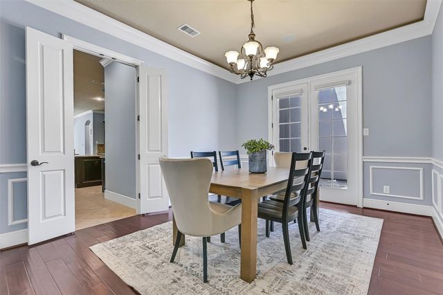 2304 Halls Creek Court, Friendswood, TX 77546