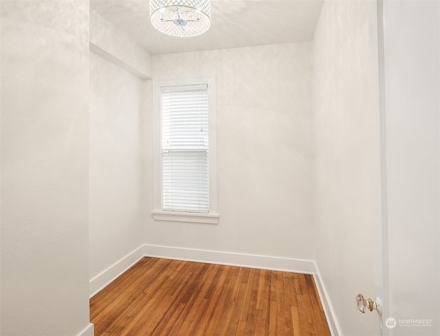 901 NE 43rd Street #207, Seattle, WA 98105