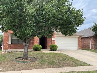 8413 Prairie Fire Drive, Fort Worth, TX 76131