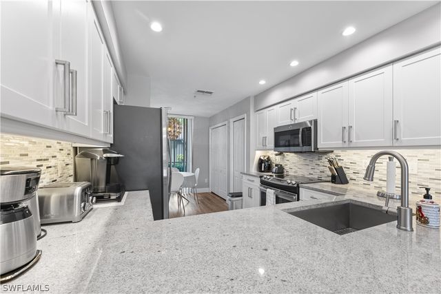 8420 Naples Heritage DR 1415, Naples, FL 34112