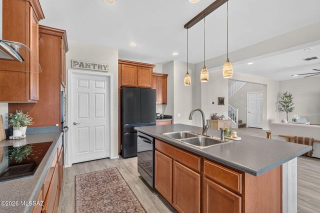 5523 S Sunrise Peak Road, Tucson, AZ 85747