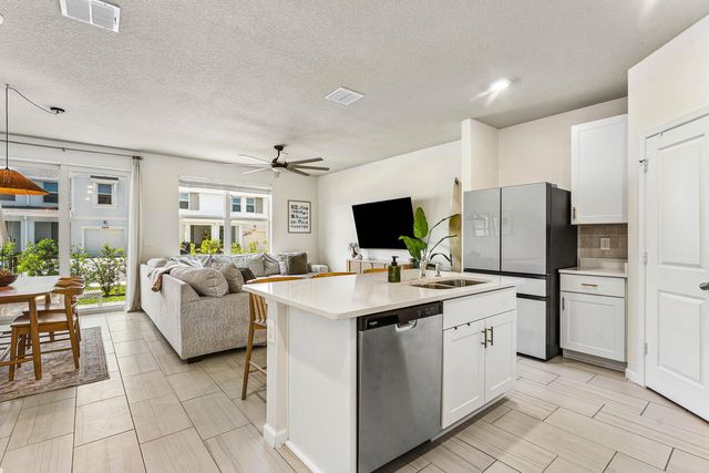 5739 SE Edgewater Circle, Stuart, FL 34997
