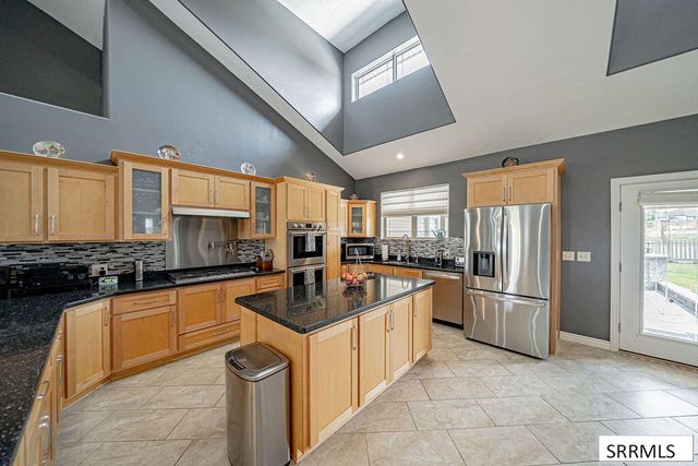 8065 S Blackhawk Drive, Idaho Falls, ID 83406