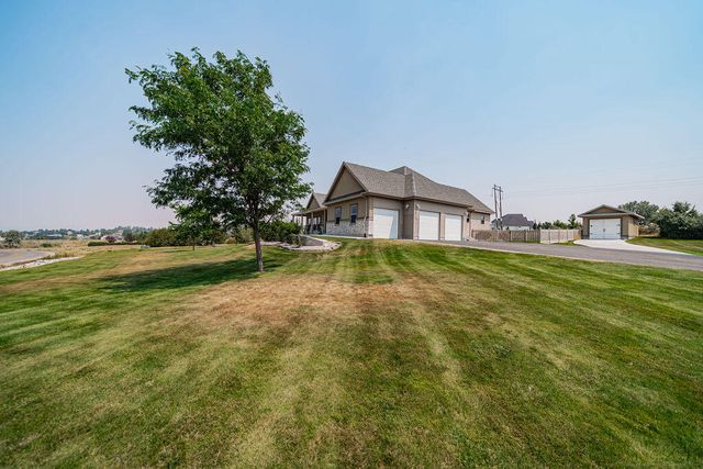 8065 S Blackhawk Drive, Idaho Falls, ID 83406
