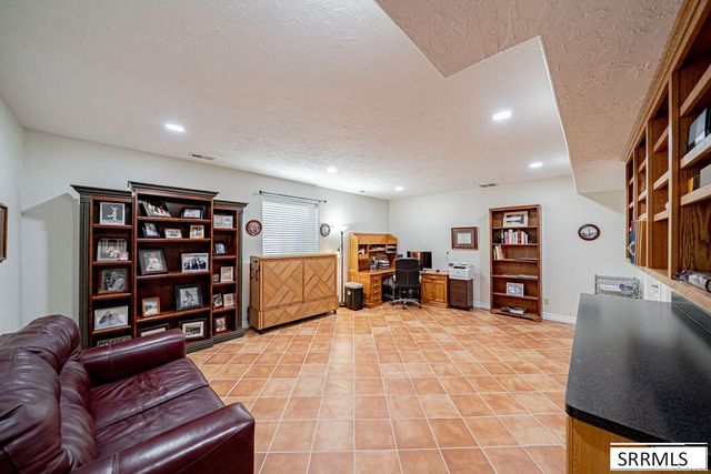 8065 S Blackhawk Drive, Idaho Falls, ID 83406