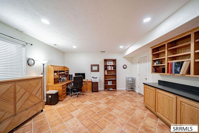 8065 S Blackhawk Drive, Idaho Falls, ID 83406