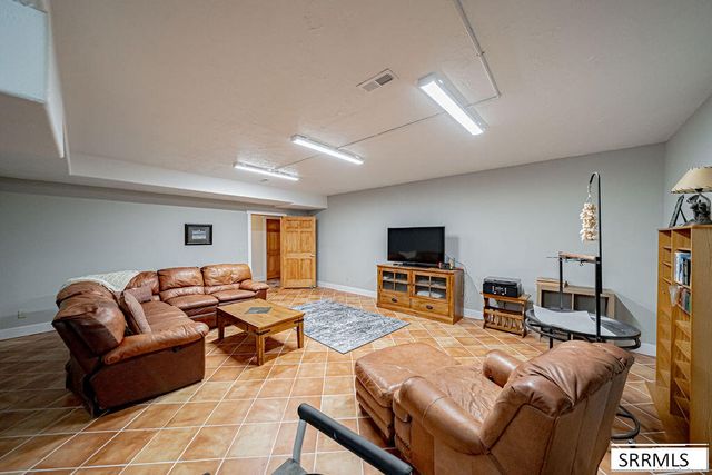8065 S Blackhawk Drive, Idaho Falls, ID 83406