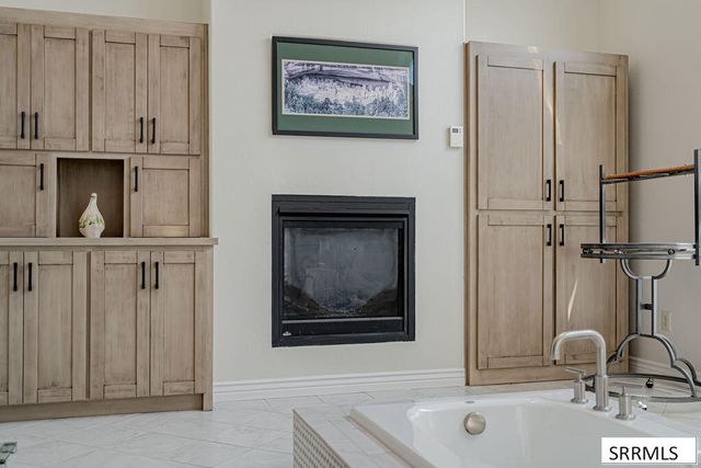 8065 S Blackhawk Drive, Idaho Falls, ID 83406