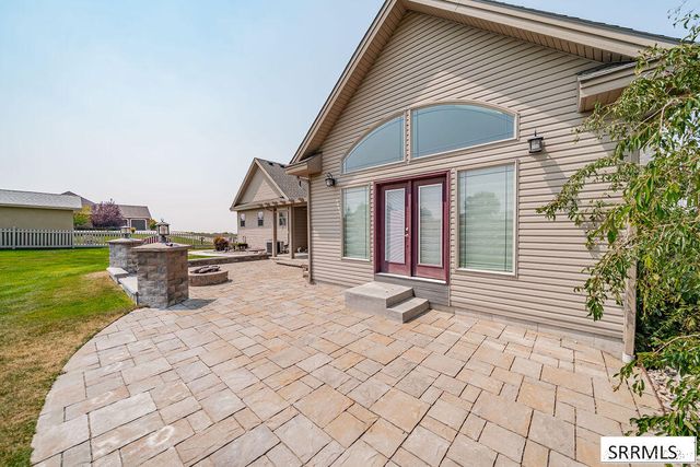 8065 S Blackhawk Drive, Idaho Falls, ID 83406