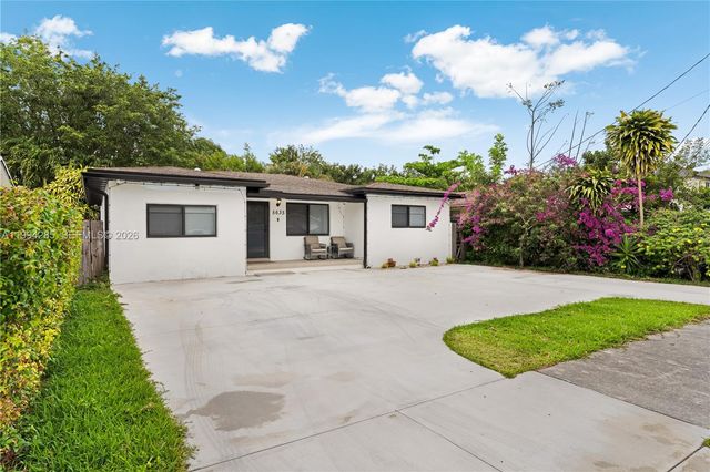 5635 Pierce Street, Hollywood, FL 33021