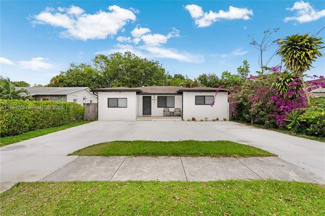 5635 Pierce Street, Hollywood, FL 33021