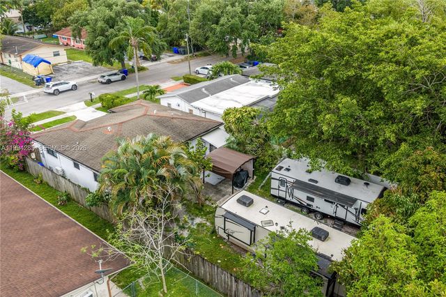 5635 Pierce Street, Hollywood, FL 33021