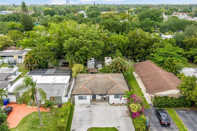 5635 Pierce Street, Hollywood, FL 33021
