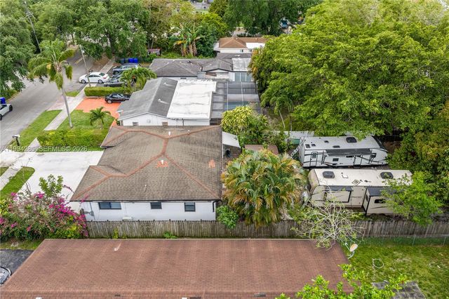 5635 Pierce Street, Hollywood, FL 33021