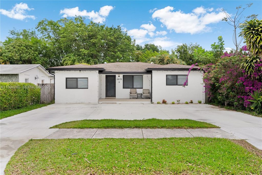 5635 Pierce Street, Hollywood, FL 33021