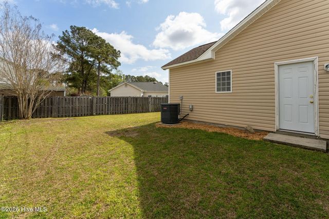 1112 Ashcroft Drive NE, Leland, NC 28451