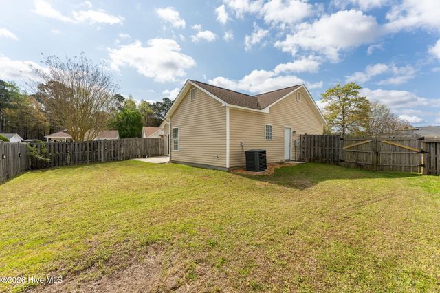 1112 Ashcroft Drive NE, Leland, NC 28451