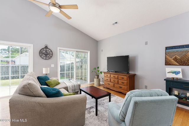 1112 Ashcroft Drive NE, Leland, NC 28451