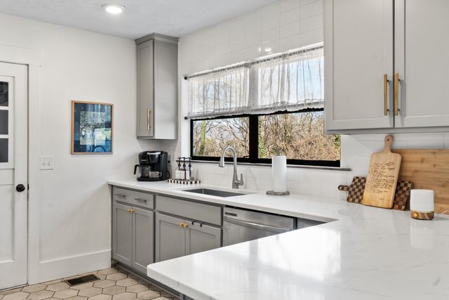 421 Gadd Road, Hixson, TN 37343