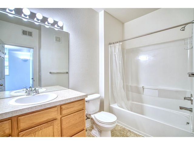 2011 Grays Peak Dr 201, Loveland, CO 80538