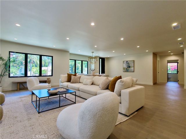 4819 Genesta Avenue, Encino, CA 91316