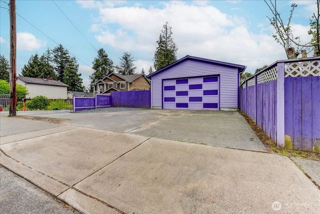 20426 Dayton Avenue N, Shoreline, WA 98133