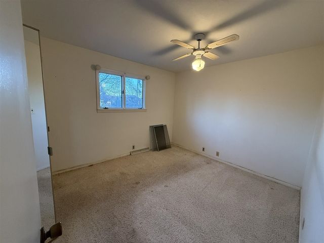 275 S 8th Avenue, Fruitport, MI 49415