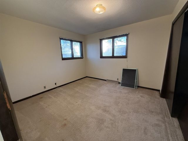 275 S 8th Avenue, Fruitport, MI 49415