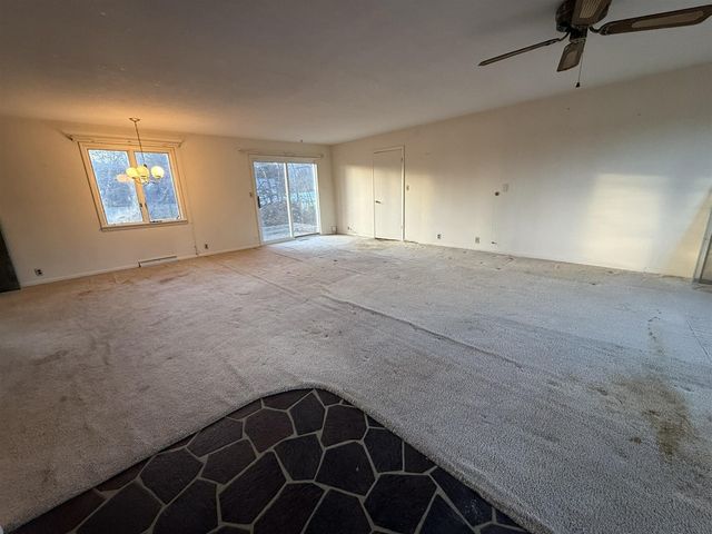 275 S 8th Avenue, Fruitport, MI 49415