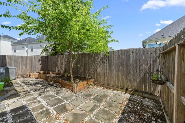 1925 Gano Street, Houston, TX 77009