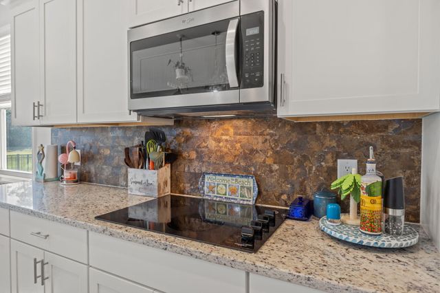 2512 Hummingbird Lane, Summerville, SC 29483
