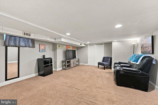 34 GREENHILL RD, Springfield, PA 19064