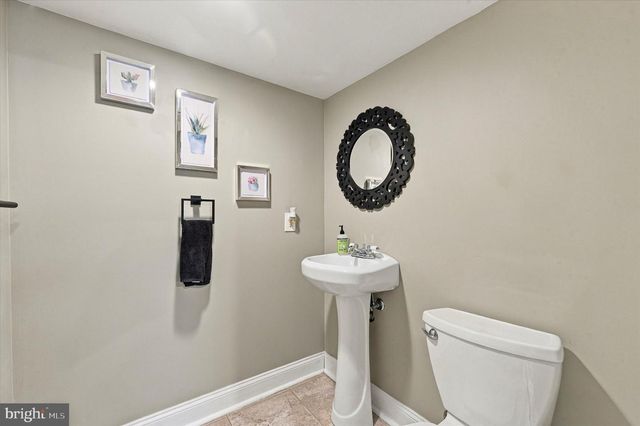 34 GREENHILL RD, Springfield, PA 19064