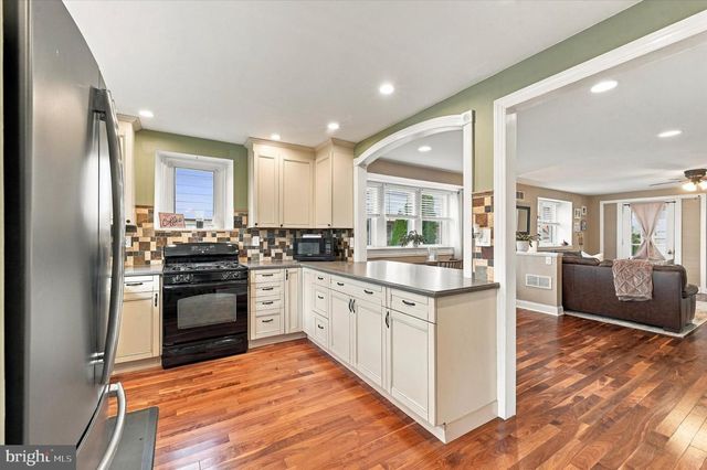 34 GREENHILL RD, Springfield, PA 19064