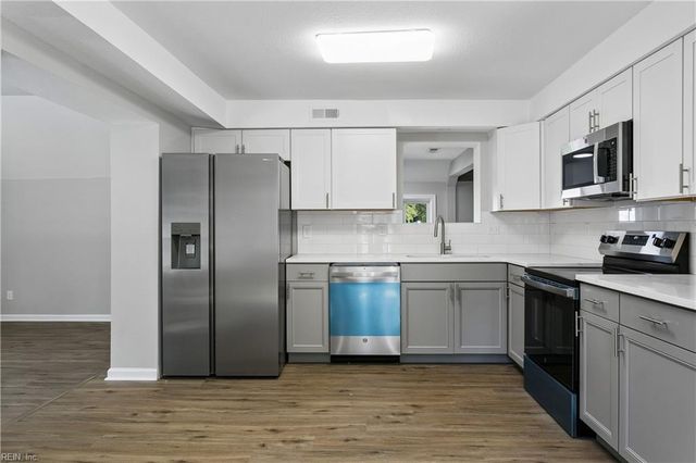 3 E Davis RD, Hampton, VA 23666