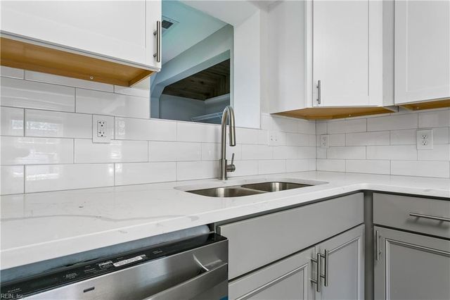 3 E Davis RD, Hampton, VA 23666
