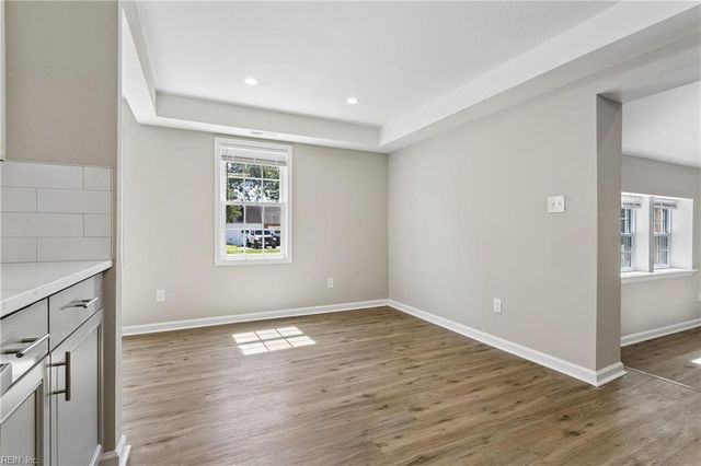 3 E Davis RD, Hampton, VA 23666
