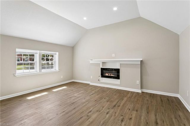 3 E Davis RD, Hampton, VA 23666