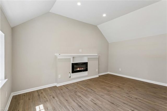 3 E Davis RD, Hampton, VA 23666