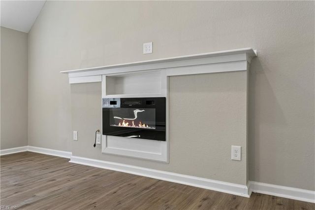 3 E Davis RD, Hampton, VA 23666