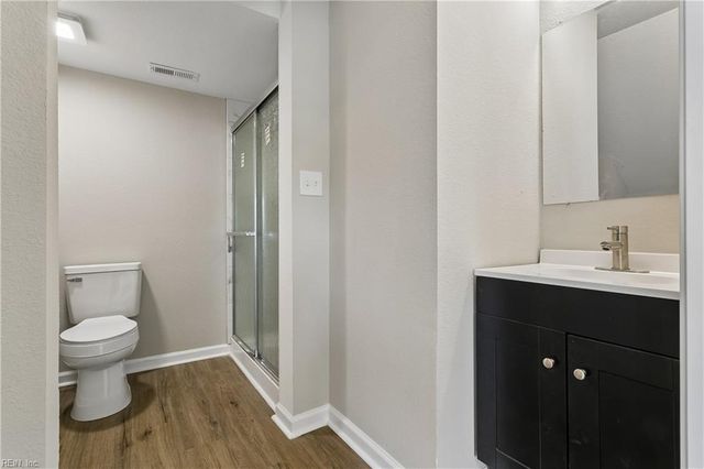 3 E Davis RD, Hampton, VA 23666