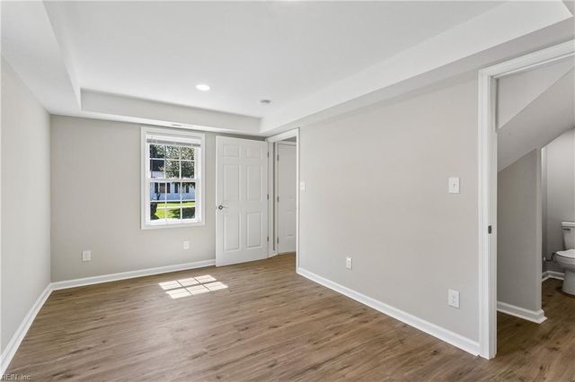 3 E Davis RD, Hampton, VA 23666