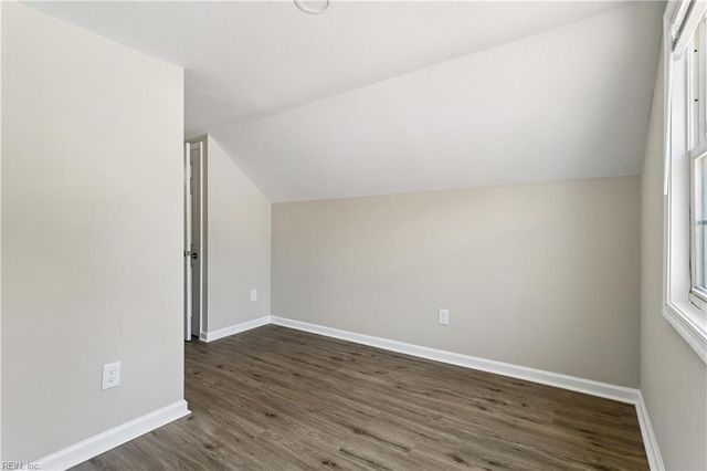 3 E Davis RD, Hampton, VA 23666