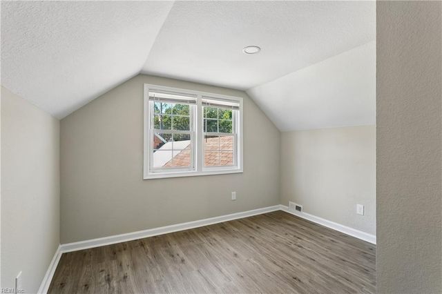 3 E Davis RD, Hampton, VA 23666