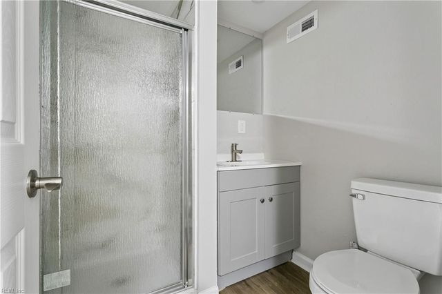 3 E Davis RD, Hampton, VA 23666