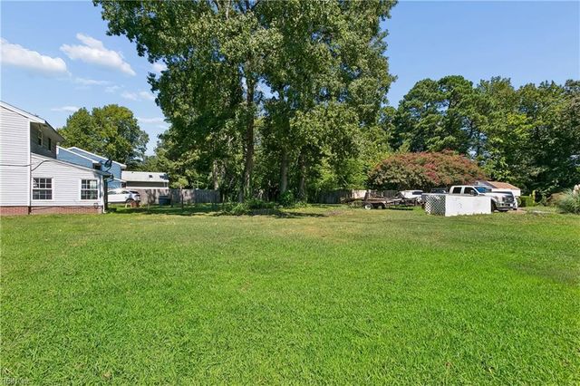3 E Davis RD, Hampton, VA 23666
