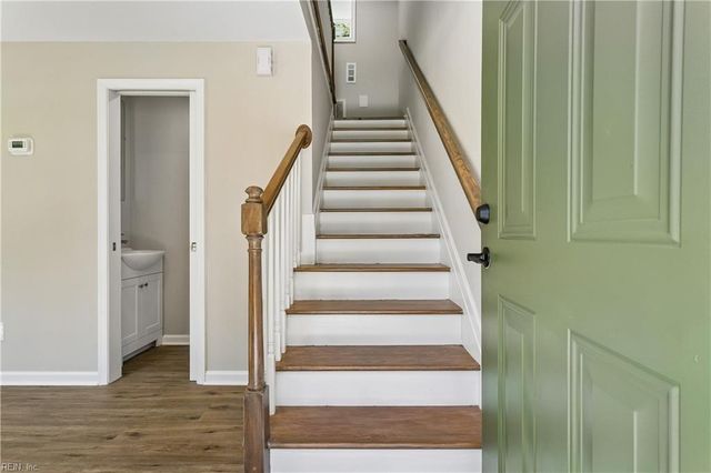 3 E Davis RD, Hampton, VA 23666