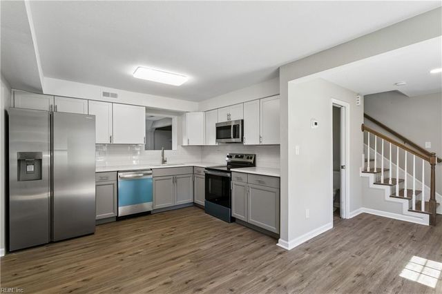 3 E Davis RD, Hampton, VA 23666