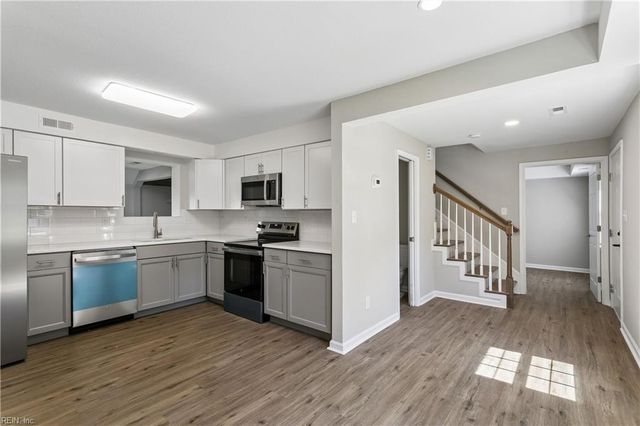 3 E Davis RD, Hampton, VA 23666